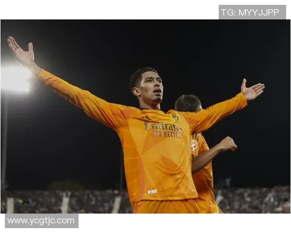 贝林厄姆横版足球明星卡引领新潮流 展现超凡技艺与无限潜力 贝林厄姆横版足球明星卡引领新潮流 展现超凡技艺与无限潜力