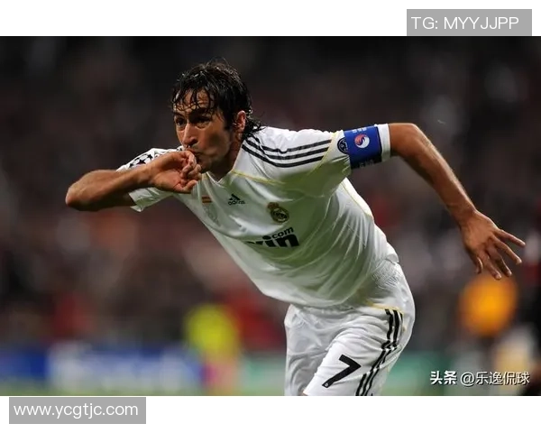 足球球星迪哥奋勇拼搏成就绿茵传奇引领新时代热潮 足球球星迪哥奋勇拼搏成就绿茵传奇引领新时代热潮